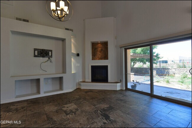 Building Photo - 5649 Valley Maple Dr