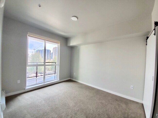 Building Photo - 1085 103rd Ave NE