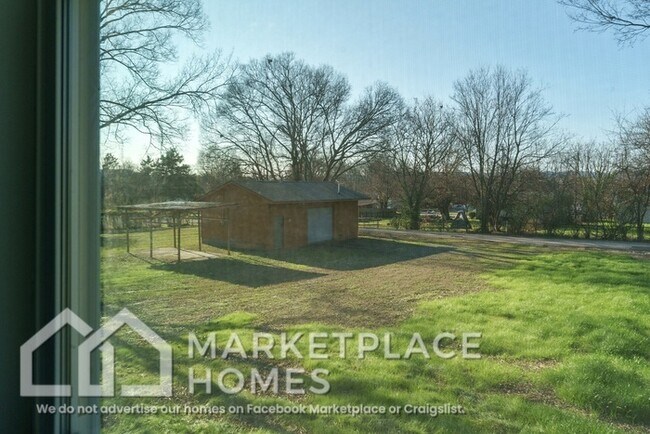 Building Photo - 2901 Dodson Ave