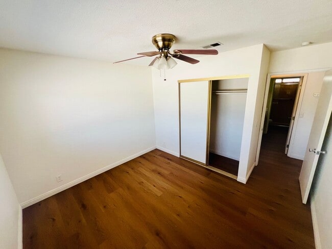 Building Photo - 3-Bedroom Hesperia Home on a Large Lot!