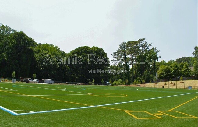 Building Photo - 3239 Osborne Rd NE