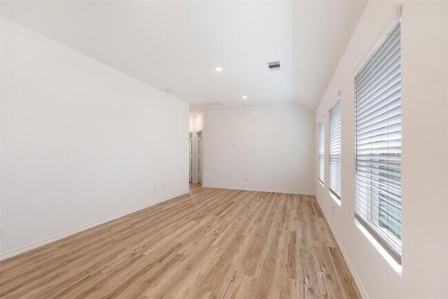 Building Photo - 26626 Lantana Cyn Dr