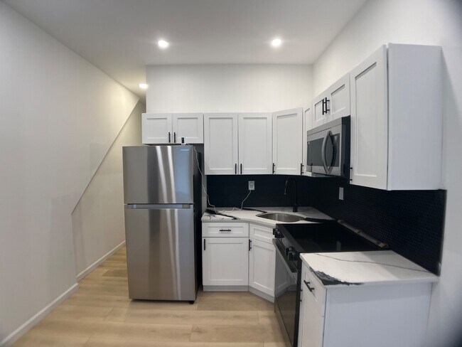 Building Photo - 3010 N Marvine St