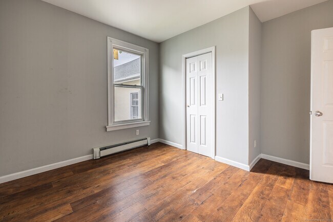 Building Photo - 341 Myrtle Ave
