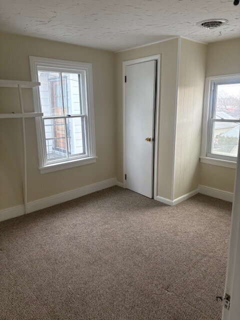 Building Photo - "Charming 4-Bedroom Home on Linglestown Rd – Your Harrisburg Haven Awaits!"