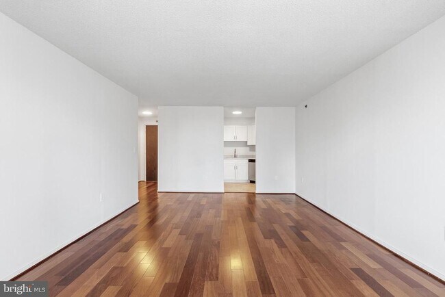 Building Photo - 2020 Walnut St