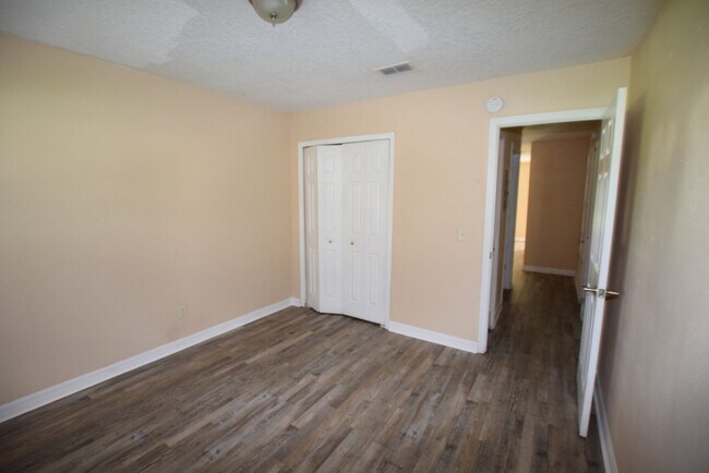 Building Photo - 2401 Barley Club Ct