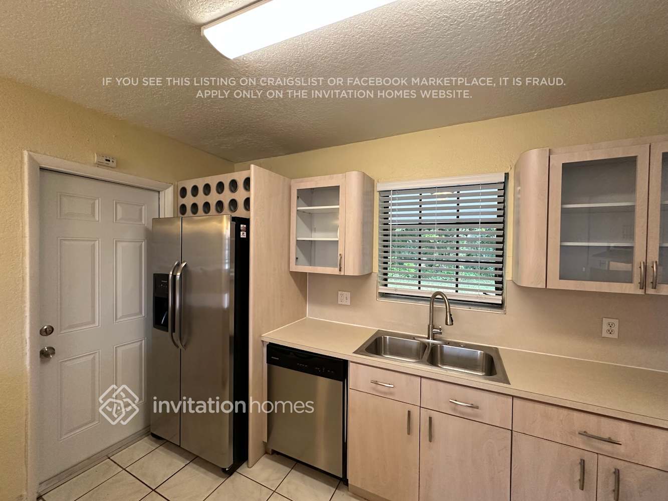 Building Photo - 17421 SW 92nd Ct