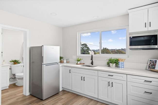 Building Photo - Beautiful Studio Style Condo in Morena w/ ...