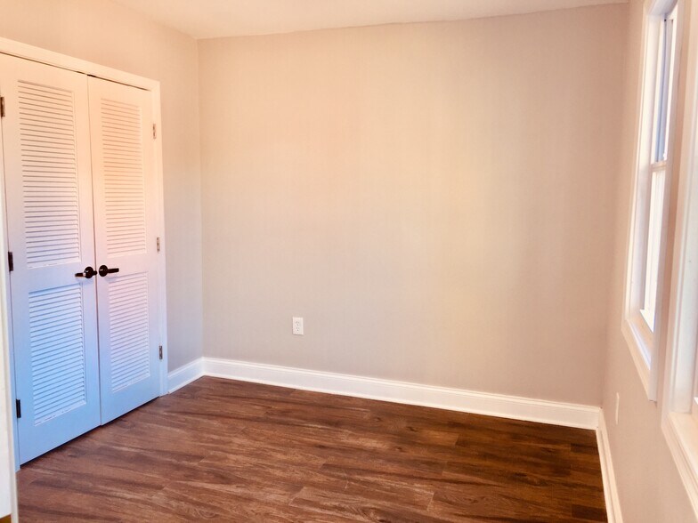 Building Photo - 5824 Colorado Ave NW