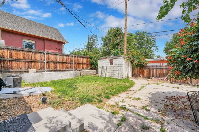 Building Photo - $2,395 - 2 Bed, 1 Bath Home in Denver with...