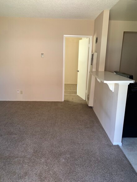 Building Photo - 1745 Orizaba Ave
