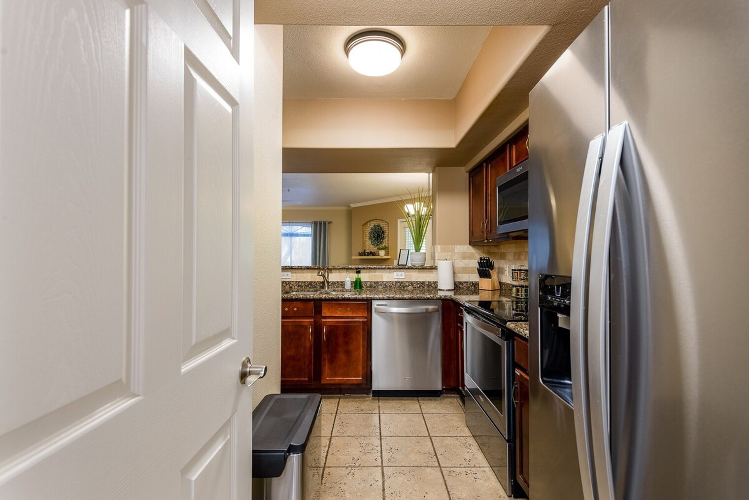Building Photo - 14777 N Apartment