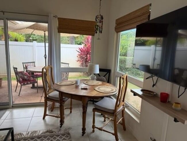 Building Photo - Maui Meadows- beautifully renovated 2-bedroom, 1-bath private cottage w/ a POOL