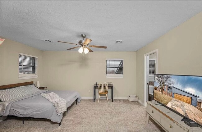 Building Photo - 6913 SW Beta Ave