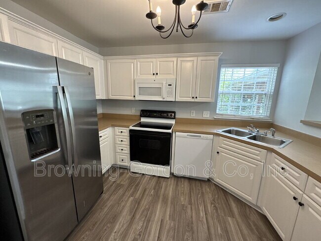Building Photo - 212 Claybrook Ln