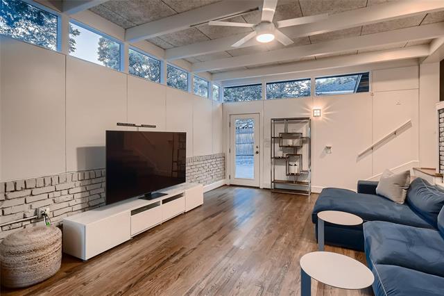 Building Photo - 221 Lakeridge Dr
