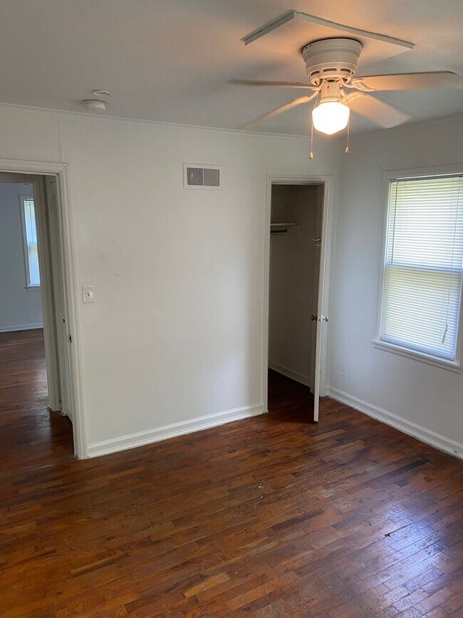 Building Photo - 3-Bedroom Home Near Phelps Grove Park!