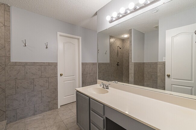 Building Photo - 1519 Jasmine