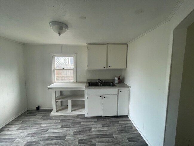 Building Photo - 2-Bedroom Home-$199 move-in covers rent