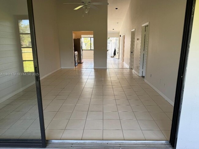 Building Photo - 6114 SE Georgetown Pl