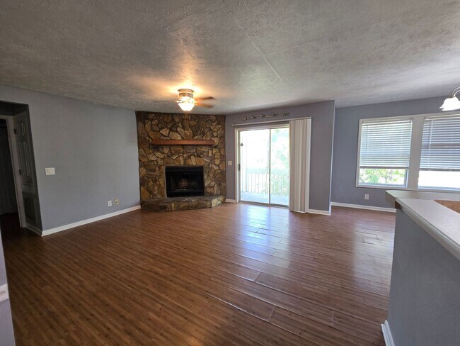 Building Photo - 6752 Willowbrook Dr