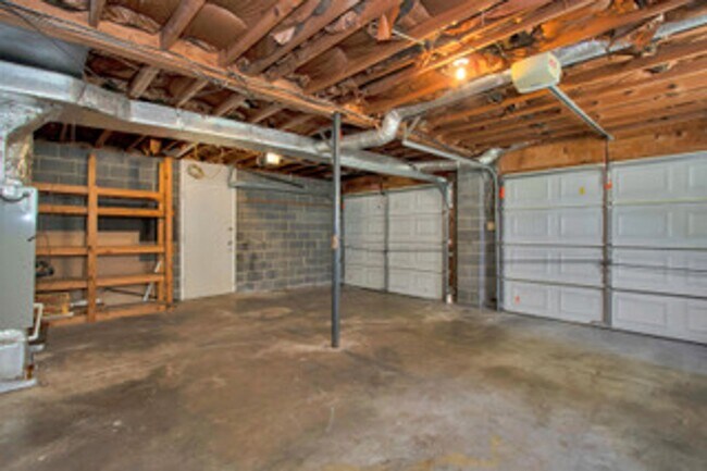 Building Photo - Knoxville 37934 - Split-level Home with 4 Bedrooms, 2 Baths & a 2-car garage. Call Lisa Vineyard ...