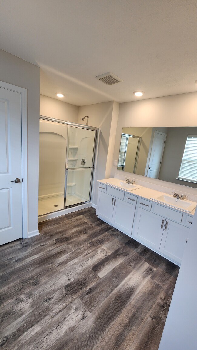 Building Photo - 61 Snapdragon Dr