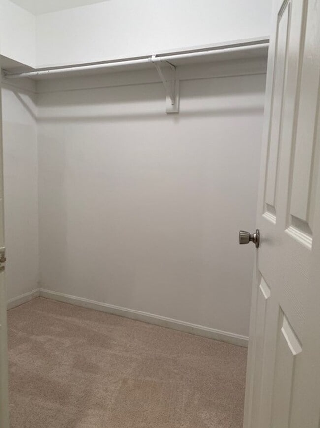 Building Photo - Single Family Home in Reston