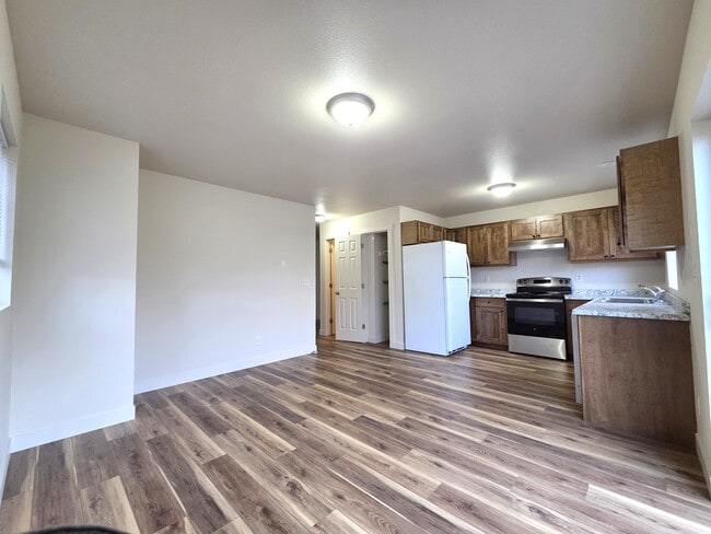 Building Photo - 1759 W Kagy Blvd