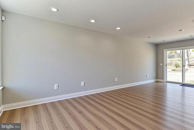 Building Photo - 415 Ritchie Pkwy