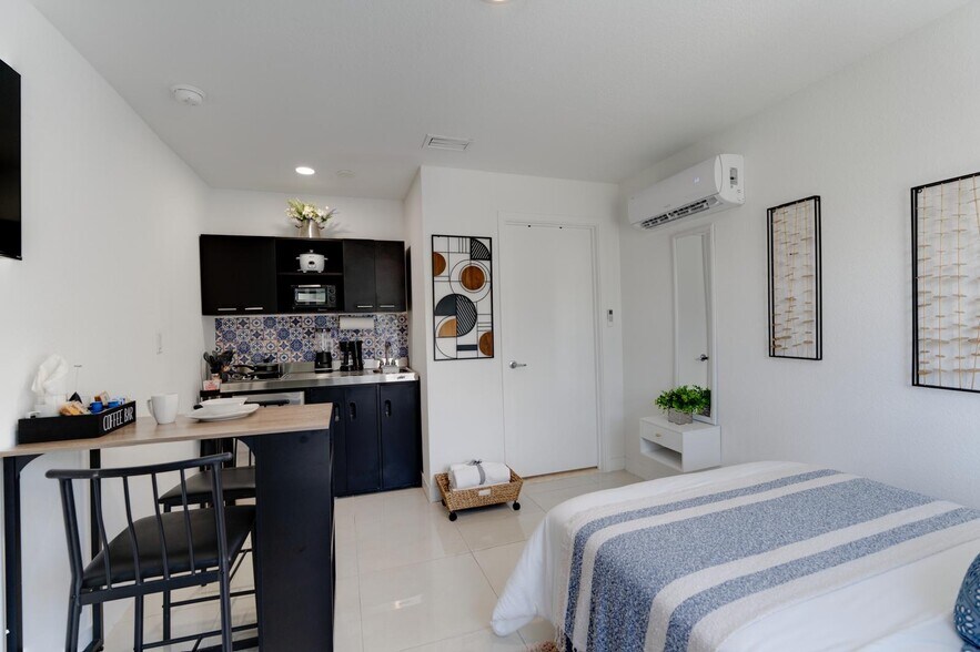 Primary Photo - 1112 NW 2nd St