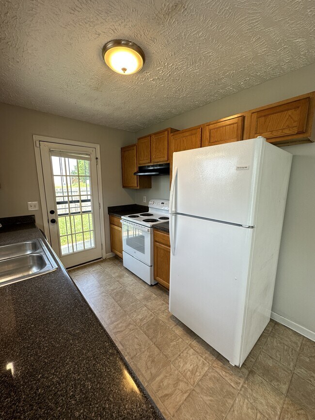 Building Photo - 2815 Elijah Dr