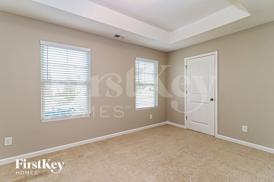 Building Photo - 415 Shady Glen