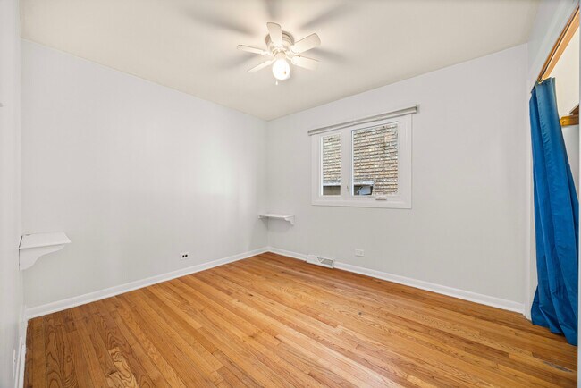 Building Photo - 3109 Grove Ave