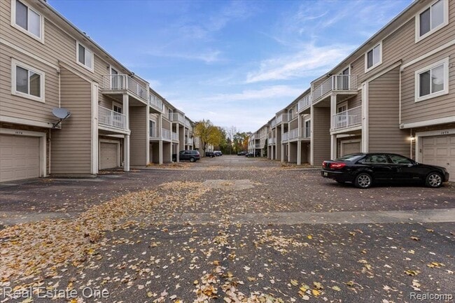 Building Photo - 1084 Faulkner