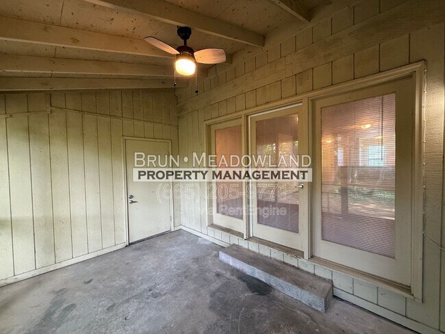 Building Photo - 10417 Victoria Dr