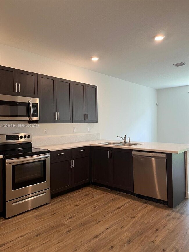 Building Photo - 2634 SE 12th St