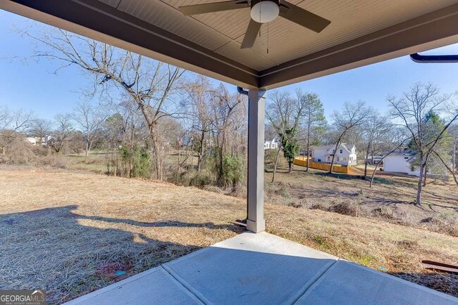 Building Photo - 585 Clayton St