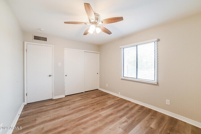 Building Photo - 3350 W Country Gables Dr