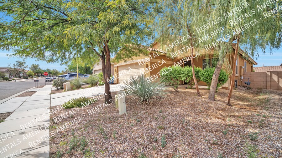 Building Photo - 6678 W Fishermans Dr