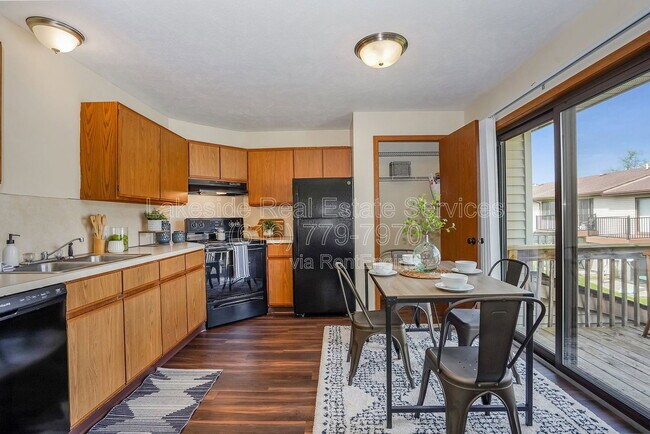 Building Photo - 2856 Locke Ave SW