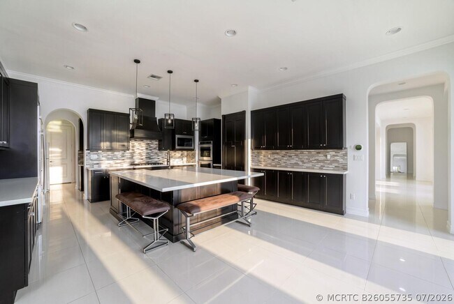 Building Photo - 9065 Watercrest Cir E