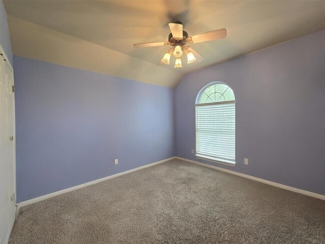 Building Photo - 10620 Chestnut Ridge Rd