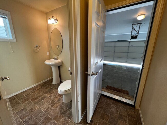 Building Photo - Dupont 3 bedroom Home for Rent