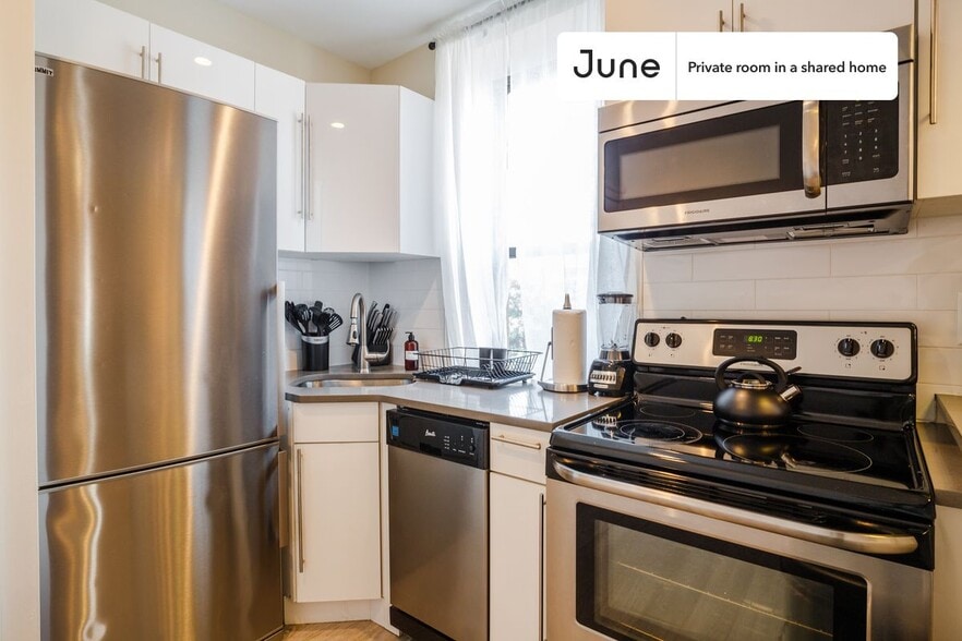 Building Photo - Room in Shared 3 bed/2 bath home in Upper West Side