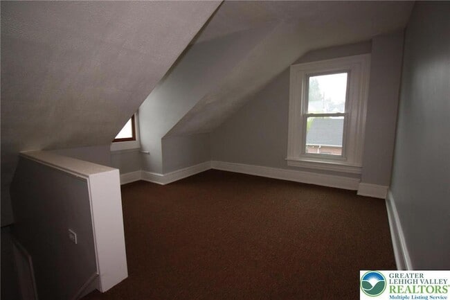 Building Photo - 513 Cattell St