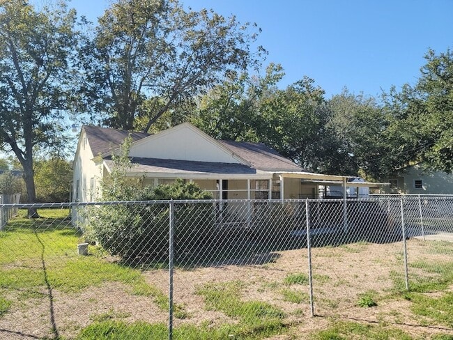 Building Photo - 2425 8th Ave