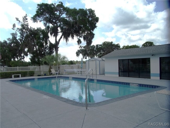 Building Photo - 470 Siesta Terrace