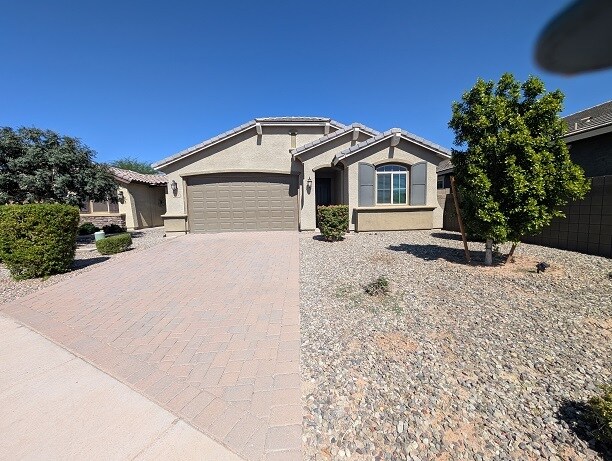 Building Photo - 41390 W Carlisle Ln